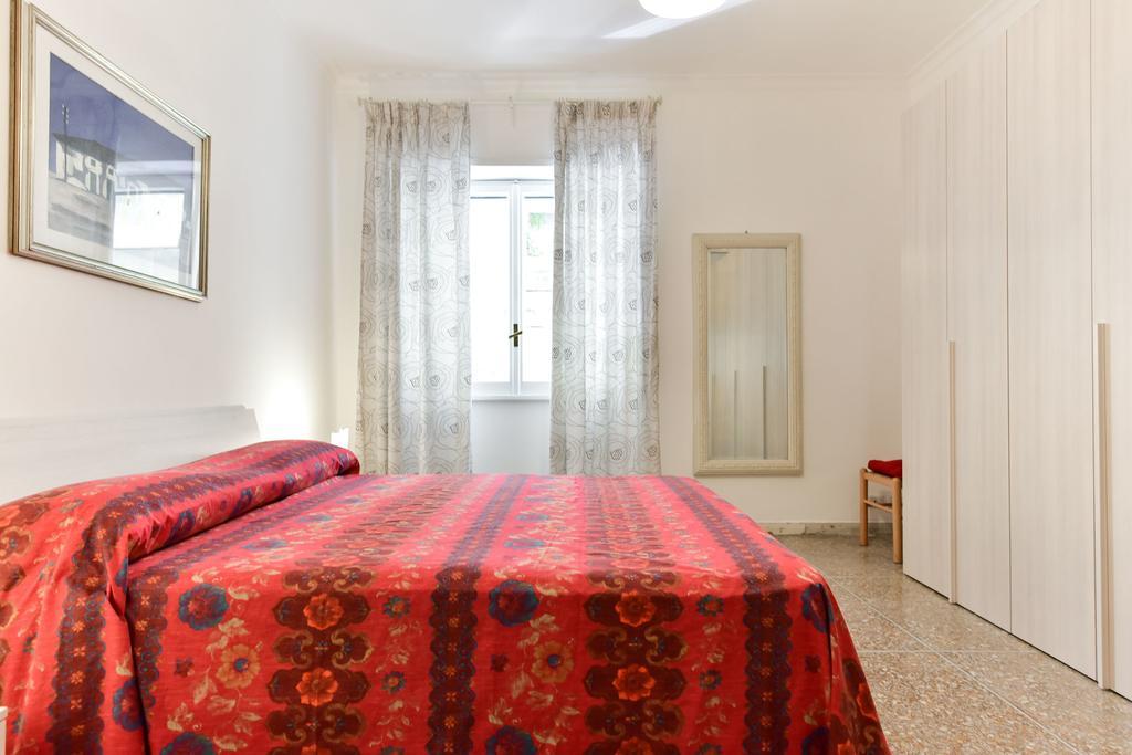 Red & White Vatican Apartment ローマ エクステリア 写真