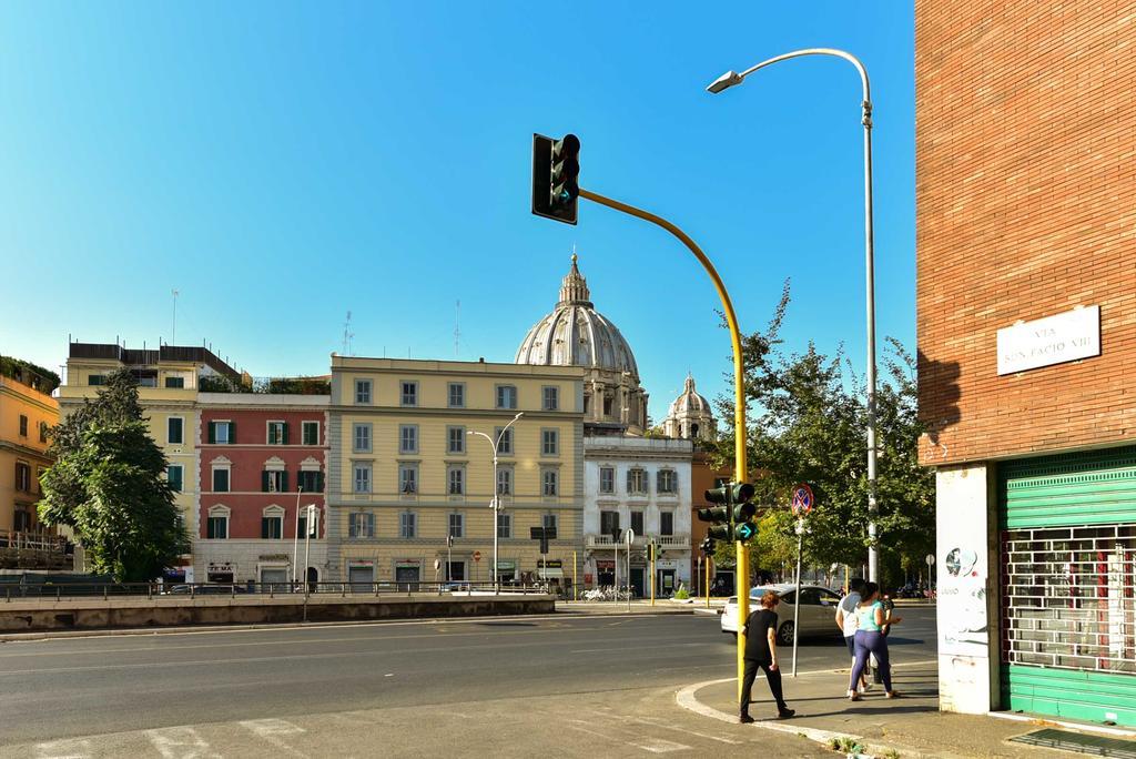 Red & White Vatican Apartment ローマ エクステリア 写真