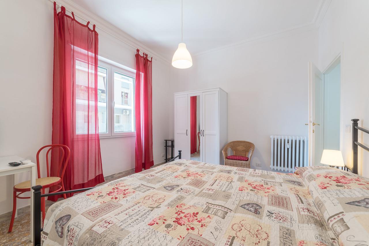 Red & White Vatican Apartment ローマ エクステリア 写真